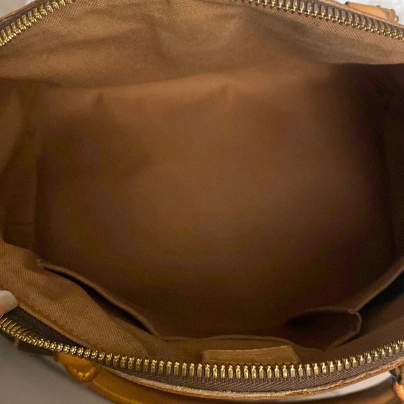 SOLD!💎Authentic 💎Louis Vuitton Monogram Tivoli PM💎Classic! - Picture 3 of 10